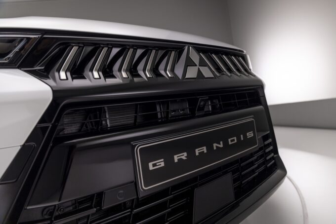 mitsubishi-grandis